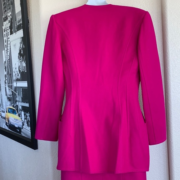 LOUIS FERAUD trophy vintage pink wool suit, tailored skirt & jacket. 6 EUC - Picture 5 of 17
